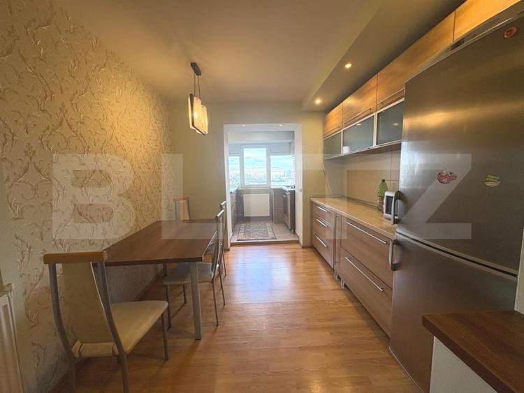 Apartament cu 4 camere decomandat, mobilat în Semicentral