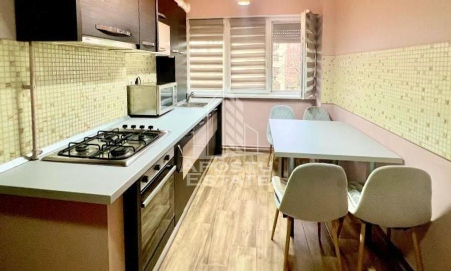 Apartament cu 3 camere semidecomandat, mobilat în Podgoria
