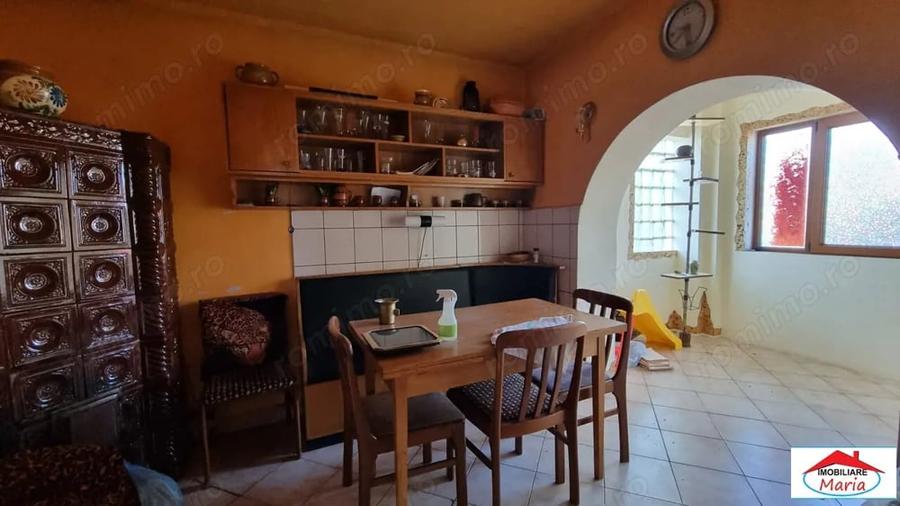 Casă cu 3 camere în Semicentral