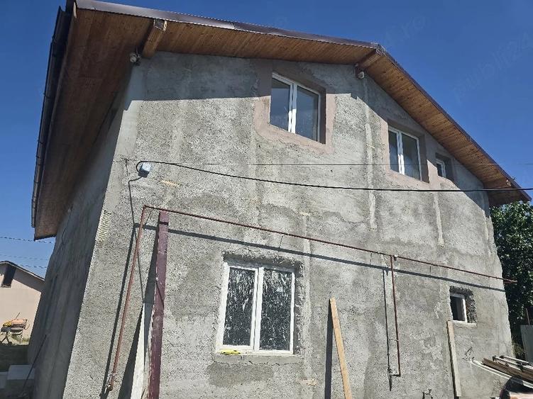 Casă cu 2 camere cu Teren 525 Mp în Grădiștea