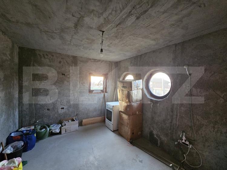 Casă individuală cu 4 camere cu Teren 800 Mp în Șimnicu de Sus