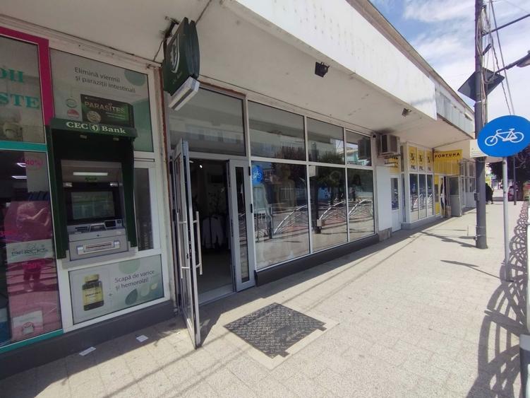 Spațiu comercial, de 65 mp, în Moinești