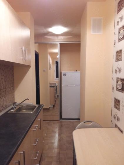 Apartament cu 2 camere decomandat, mobilat în Victoriei