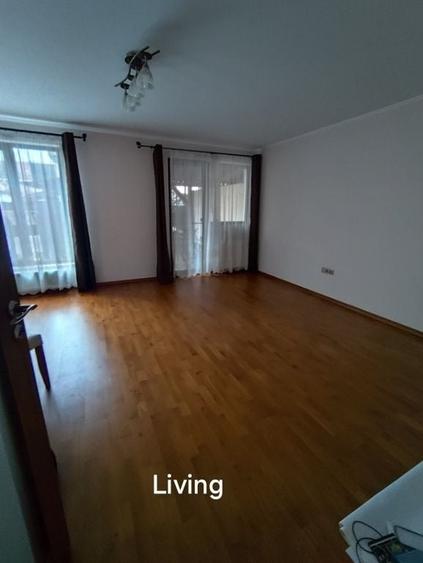 Casă cu 4 camere în Florești