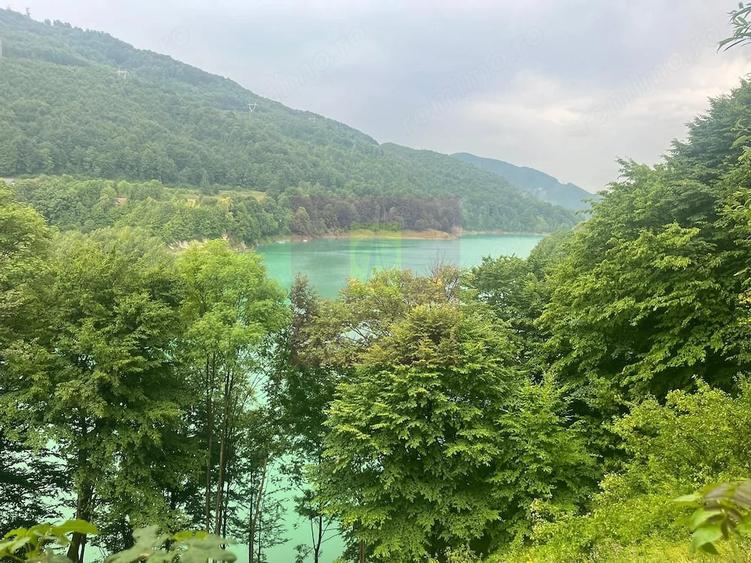 Teren de 1653 mp, în Valea Doftanei