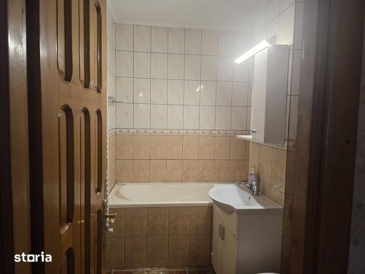 Apartament cu 3 camere decomandat în Coiciu