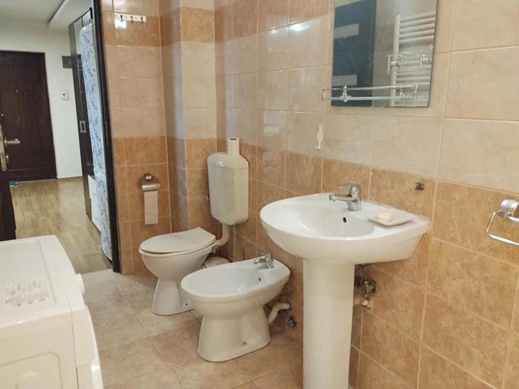 Apartament cu 2 camere semidecomandat în Florești