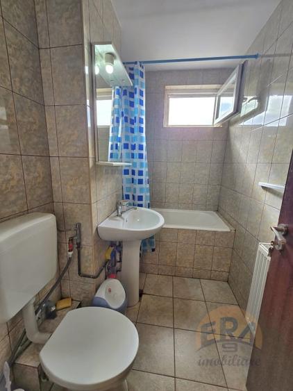 Apartament cu 2 camere semidecomandat, mobilat în Rogerius