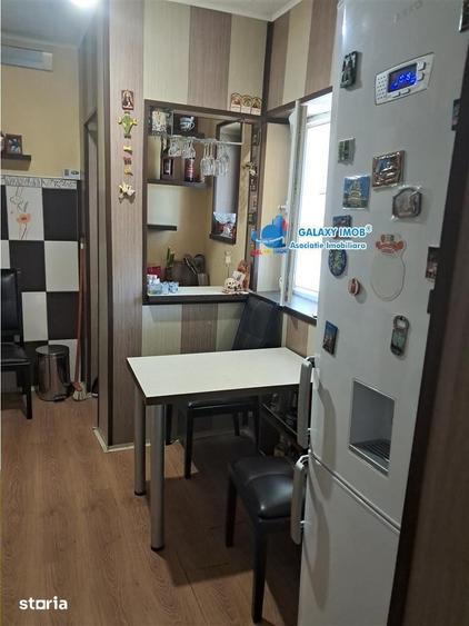 Apartament cu 3 camere decomandat, mobilat în Bradu