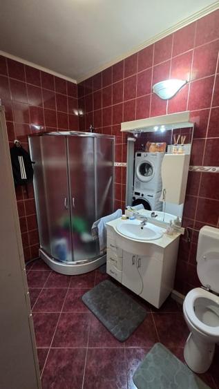 Casă individuală cu 5 camere cu Canalizare în Aurel Vlaicu