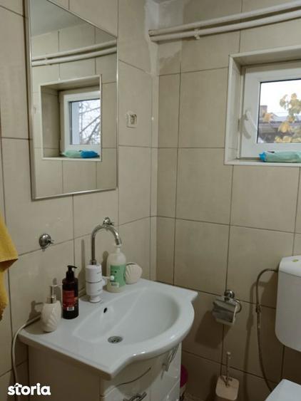 Casă cu 4 camere cu Canalizare în Lascăr Catargiu