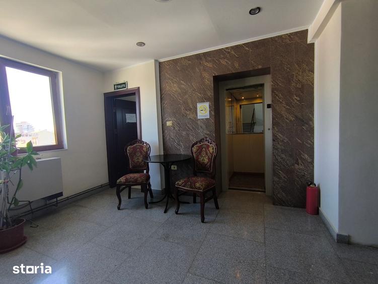 Spațiu comercial, de 100 mp, în Central