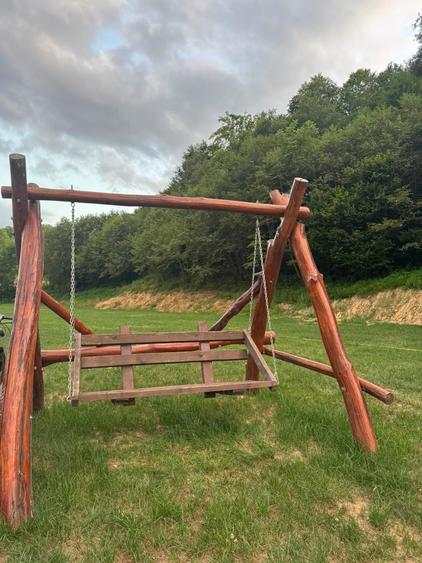 Casă cu 4 camere cu Teren 10000 Mp în Suciu de Sus