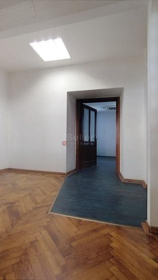 Apartament cu 2 camere semidecomandat în Centrul Istoric