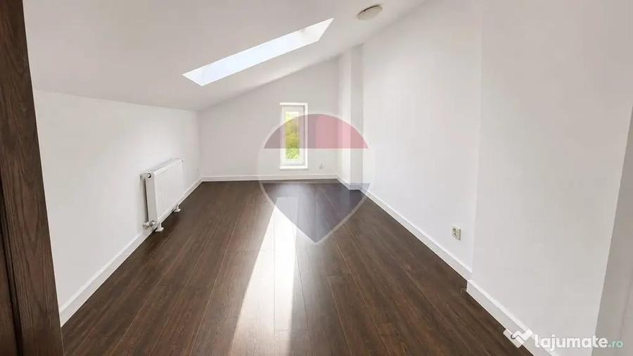 Casă cu 4 camere cu Teren 50 Mp în Romană