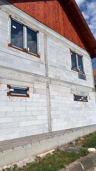 Casă cu 5 camere cu Teren 4200 Mp în Sâncraiu