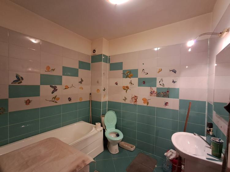 Apartament cu 2 camere semidecomandat în Florești