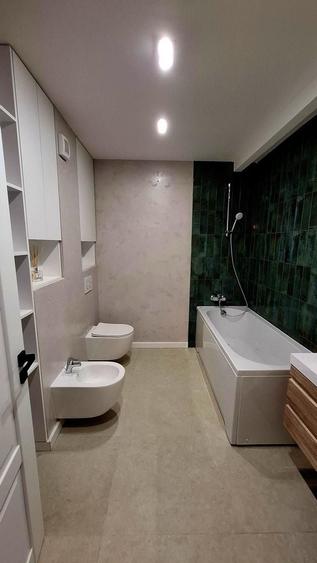 Penthouse cu 3 camere decomandat în Cornișa