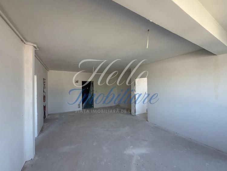 Apartament cu 3 camere semidecomandat în Florești
