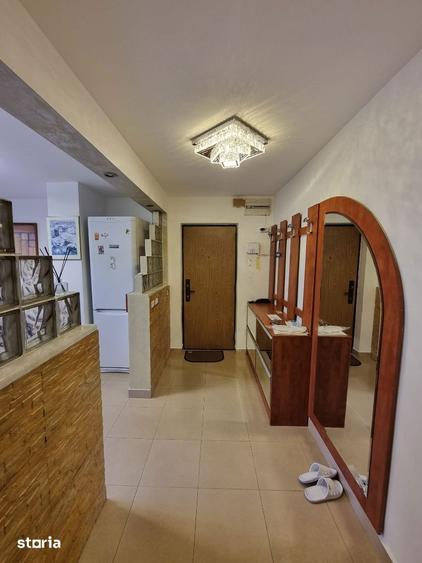 Apartament cu 4 camere decomandat în Matei Voievod