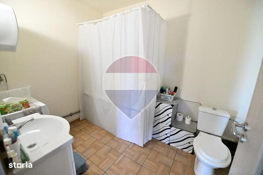 Casă cu 4 camere în Bariera Vâlcii
