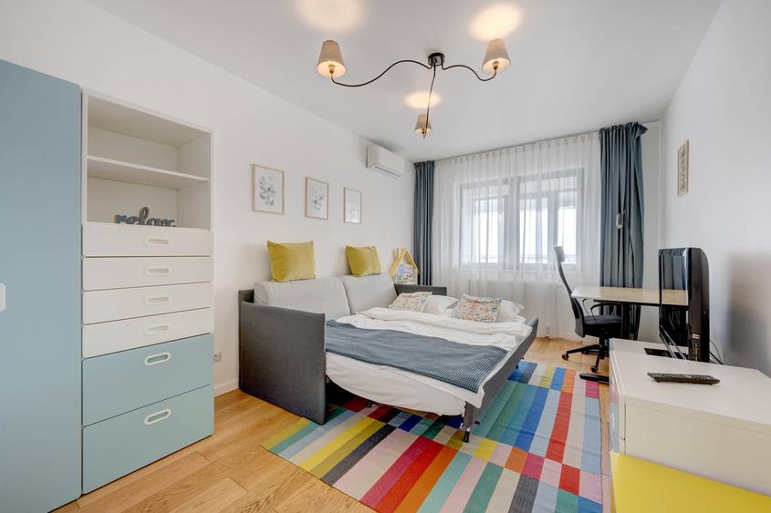 Apartament cu 4 camere semidecomandat, mobilat în Chiajna