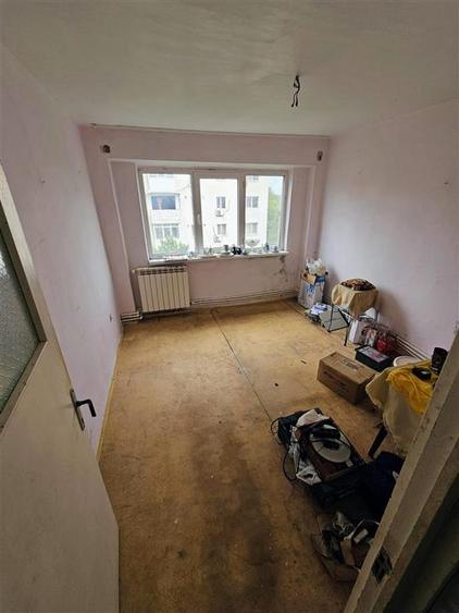 Apartament cu 4 camere decomandat în Viziru 3