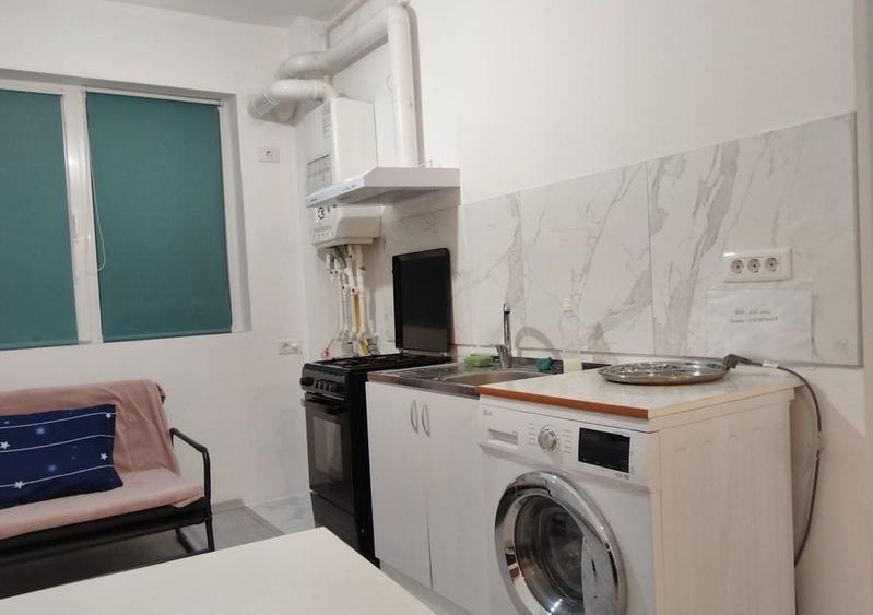 Apartament cu 2 camere semidecomandat, mobilat în Văcăresti