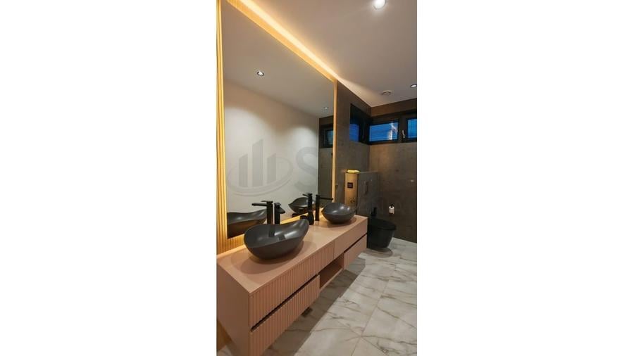 Casă individuală cu 4 camere cu Canalizare în Corbeanca