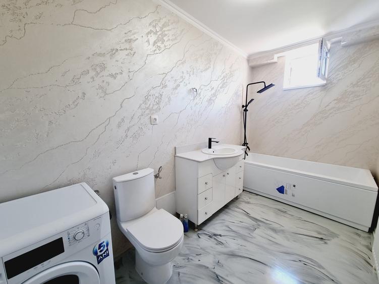 Casă cu 3 camere cu Canalizare în Micro 16