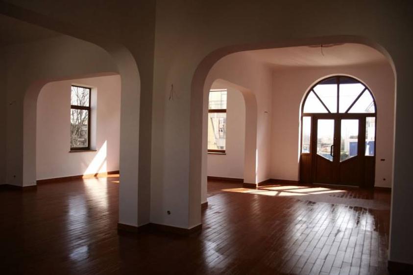 Spațiu comercial, de 220 mp, în Ultracentral