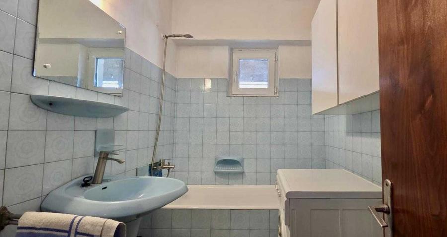 Apartament cu 3 camere decomandat în Centru Civic