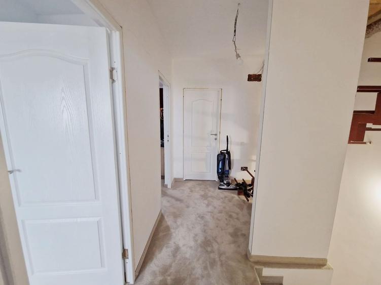 Duplex cu 4 camere cu Canalizare în Dezmir