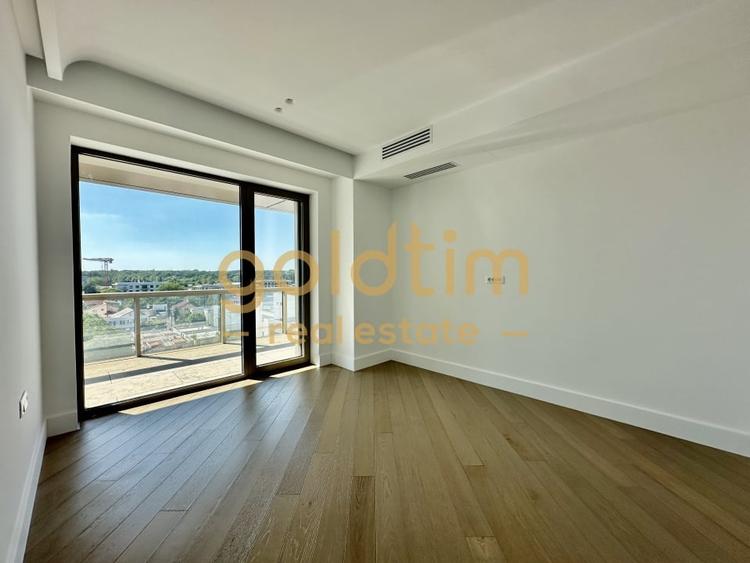 Apartament cu 4 camere decomandat în Pipera