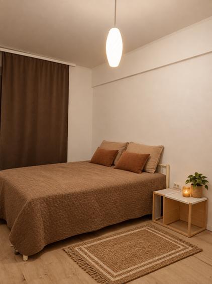 Apartament cu 3 camere semidecomandat în Domenii