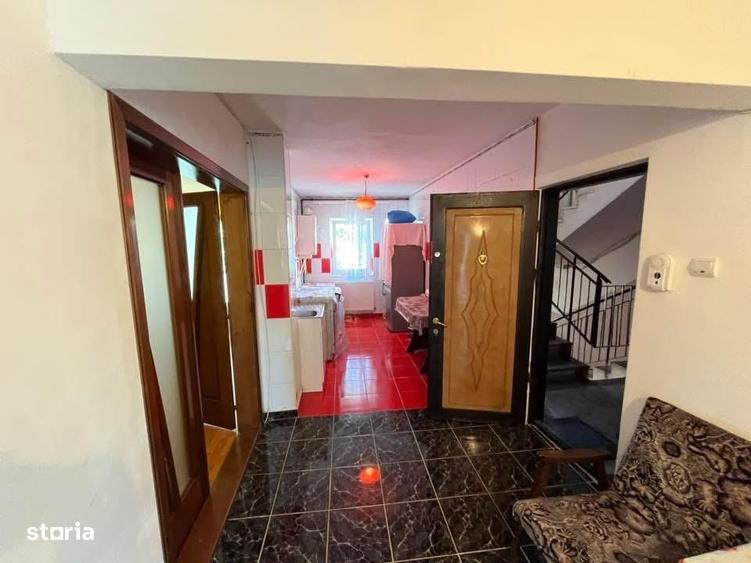 Apartament cu 3 camere decomandat în Ștefan cel Mare