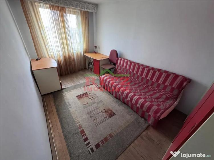Apartament cu 3 camere decomandat în Zahana