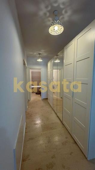 Apartament cu 3 camere semidecomandat, mobilat în Central