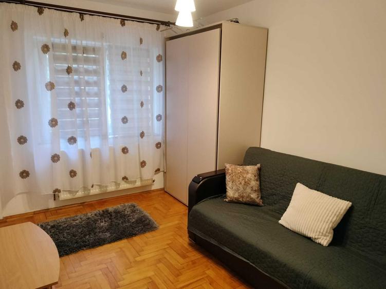 Apartament cu 3 camere decomandat în Mărăști