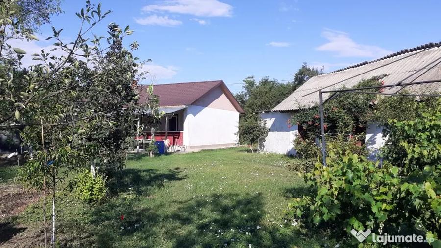 Casă cu 3 camere în