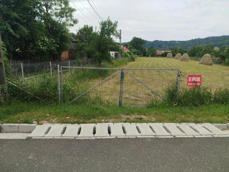 Teren de 3136 mp, în Podu Cheii
