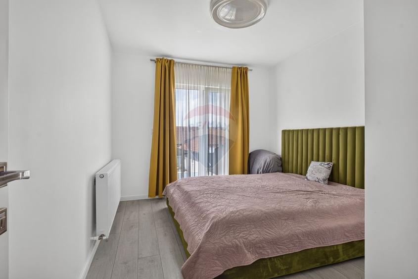 Duplex cu 8 camere cu Teren 491 Mp în Vladimirescu