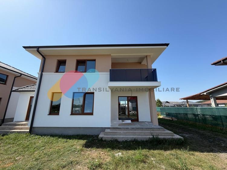 Casă individuală cu 4 camere cu Canalizare în Jucu de Mijloc