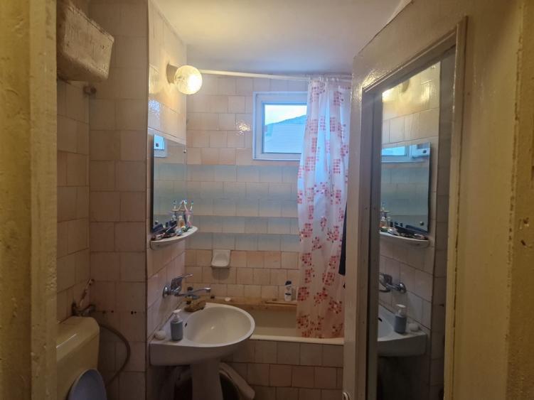 Apartament cu 2 camere decomandat în Precista