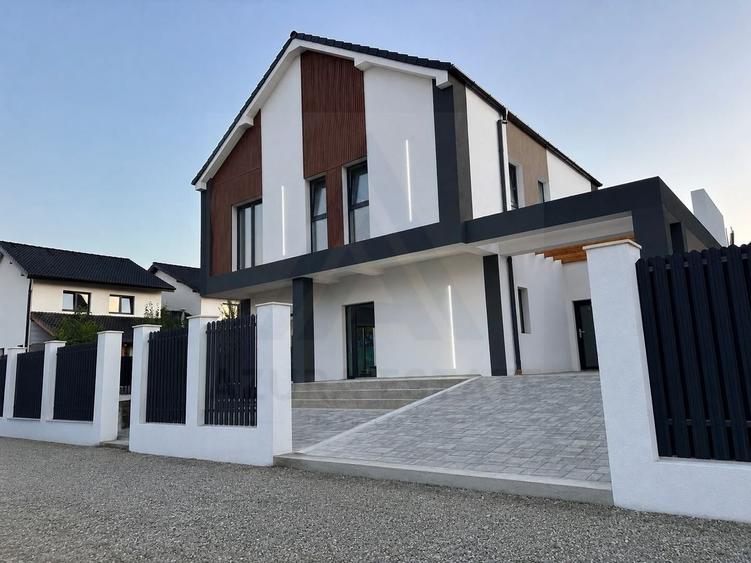 Casă individuală cu 4 camere cu Canalizare în Exterior Sud