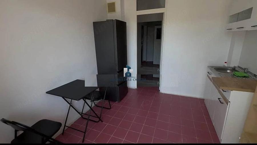 Apartament cu 3 camere decomandat în Berceni