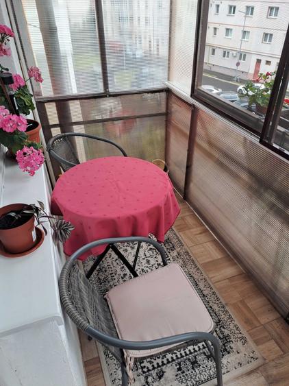 Apartament cu 2 camere decomandat în Sub Arini