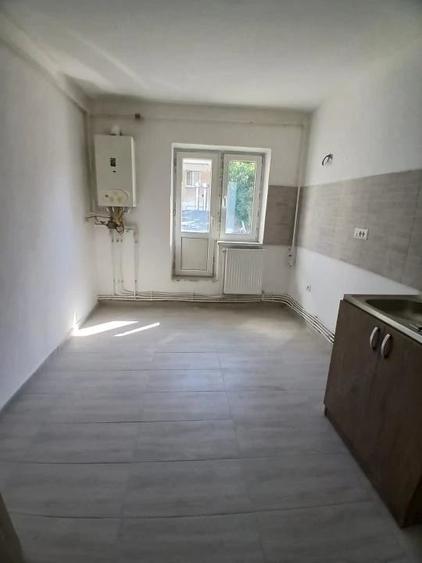 Apartament 3 camere, Piata Centrala, pretabil Birouri - 5