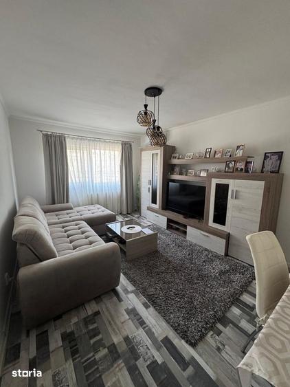 Apartament cu 3 camere în Traian