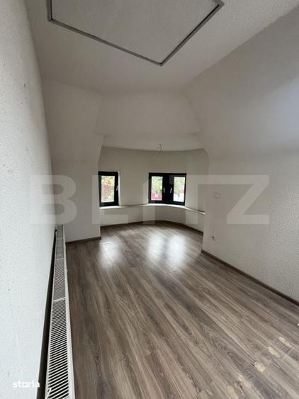 Casă cu 4 camere cu Teren 437 Mp în Central